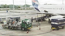 CE viabiliza 290 milhões para combustíveis verdes na aviação