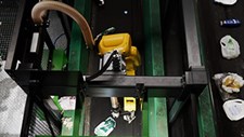 Primeiro robot com IA num centro de triagem de resíduos em Portugal